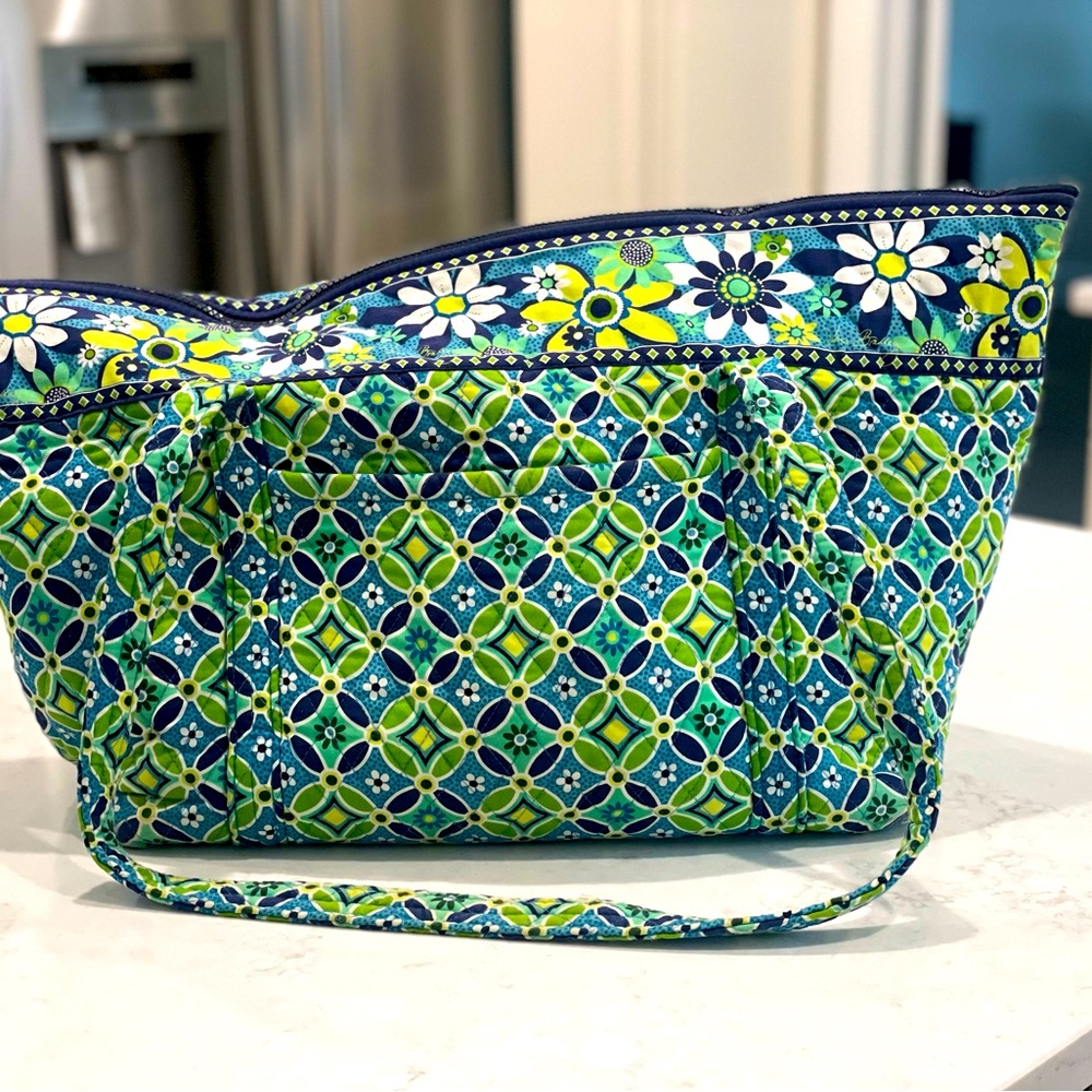 Vera Bradley Daisy Miller tote bag quilted flowers blue green Retired. 22”x14”